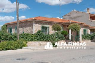 Xalet  De la guardia civil. Casa en venta en san clemente