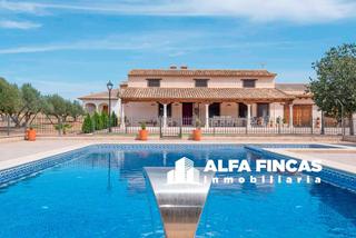 Chalet  511. Casa en venta en vara de rey
