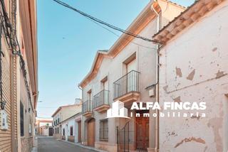 Xalet a Amargura 9. Casa en venta en la alberca de zancara