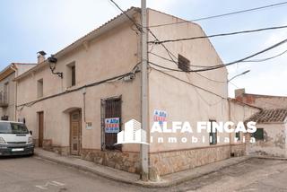 Xalet a La iglesia 8. Casa en venta en la alberca de zancara