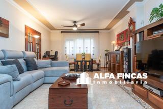 Maison jumele en Ramon y cajal 5. Chalet adosado en venta en san clemente
