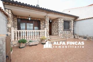 Xalet a Flomesta 5. Casa en venta en santa maria del campo rus