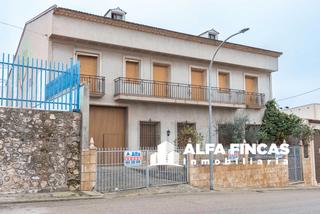Chalet en Magisterio 3. Casa en venta en la alberca de zancara