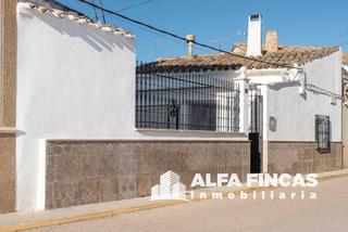 Chalet à Del horno 4. Casa en venta en vara de rey