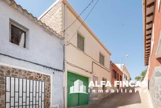 Chalet en Calvario 1. Casa en venta en olivares de jucar