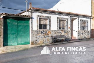 Xalet en Carlos v 3. Casa en venta en la almarcha