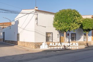 Xalet  Maria josefa melgarejo 71. Casa en venta en san clemente