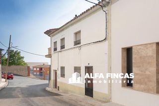 Chalet  Gredal 14. Casa en venta en la alberca de zancara