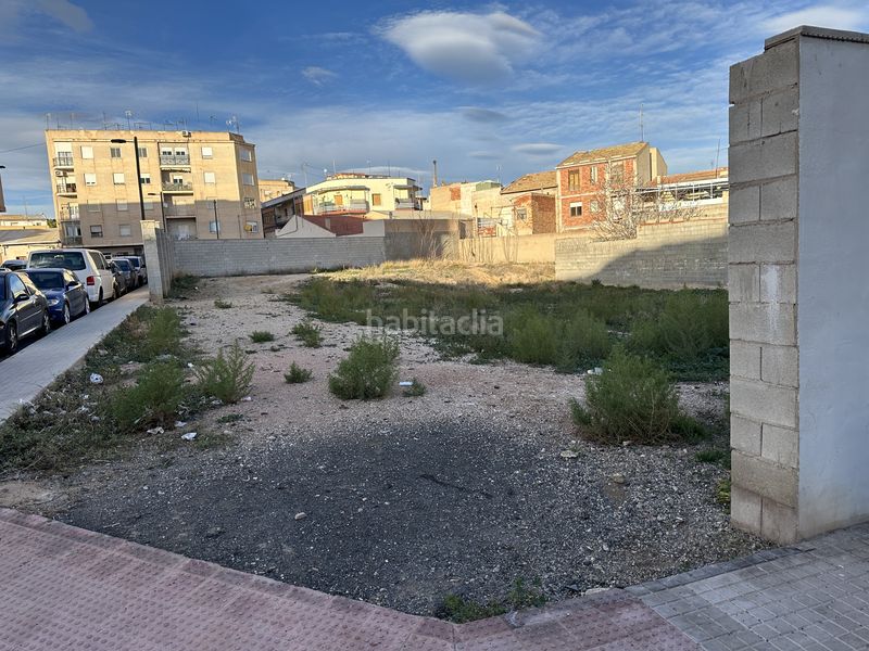 Foto 0f246fca-ff12-4306-af89-b8b9d2403e36. Terreny residencial a carrer metge rafael navarro 24 a Novelda