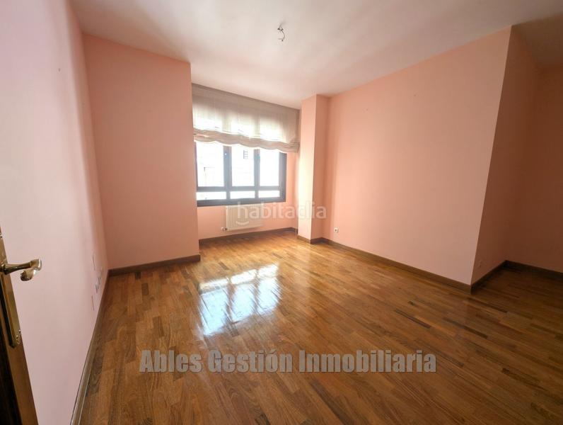 Foto ca5fdc96-eb66-43c5-b6ff-116d1d06feba. Appartamento con riscaldamento parcheggio in Salesas - Foncalada - Campoamor Oviedo