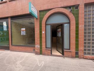 Locale commerciale en Juan antonio vallejo najera 3. Local com. en venta en parque del oeste.
