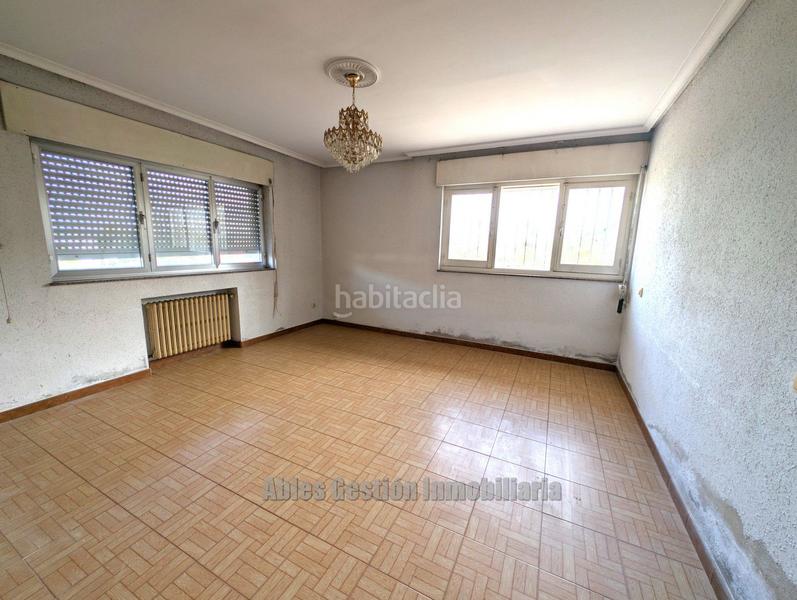 Foto ca5f27ff-150c-47b7-bb44-fe17e80bd5d6. Chalet en el villar 12 chalet en venta en Lugones, 6 dormitorios. en Siero