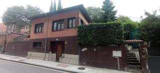 Xalet  Montes del sueve 44. Chalet en venta en ciudad naranco, 5 dormitorios.