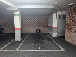 Aparcament cotxe en Coronel bobes 5. Garaje en venta en ciudad naranco.