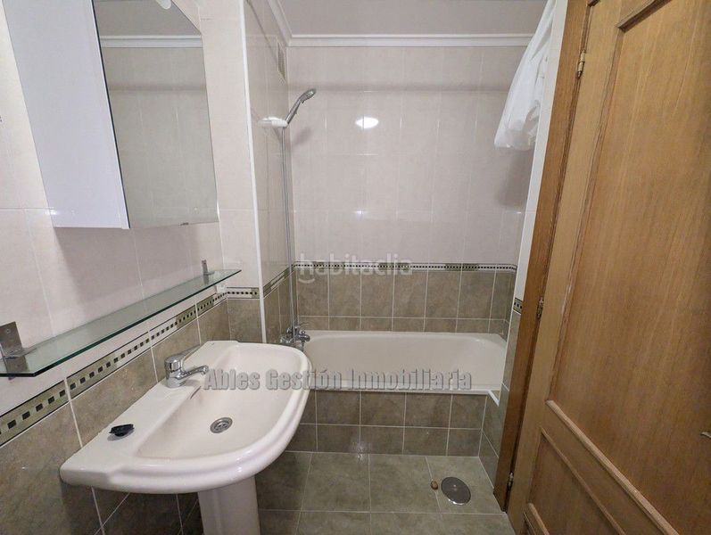 Foto 8ffd5d64-bd2b-4698-b52f-a02b70f78eb8. Flat with heating parking in Lugones Siero