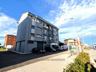 Appartement  De viella 75. Piso en venta en lugones, 3 dormitorios.