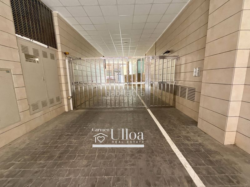 Foto f688d083-be9f-41d8-bb03-d506eee38d28. Aparcament cotxe a Campello Playa Campello (el)