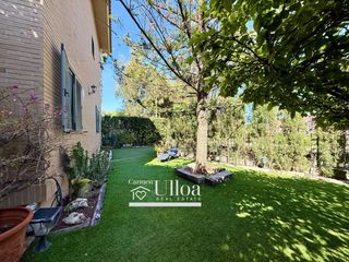 Xalet a Cabo de las Huertas. Chalet independiente de 360 m2 con jardín privado a 500 metros d
