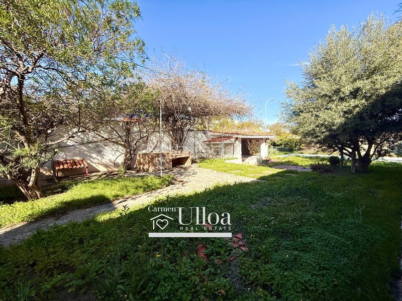 Foto 0ada9223-8bba-4d09-b740-0c4accaeb2d1. Chalet mit parking pool in Juan XXIII Alicante