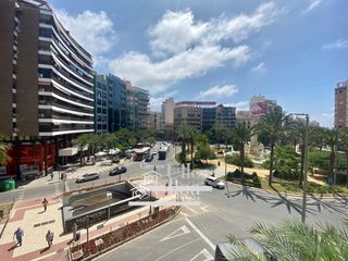 Appartamento in Ensanche-Diputación. Exclusiva planta completa de 258m2 en la plaza de luceros con pl