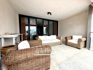 Maison jumelée à Campello Playa. Exclusiva propiedad con vistas panorámicas al mar en el campello