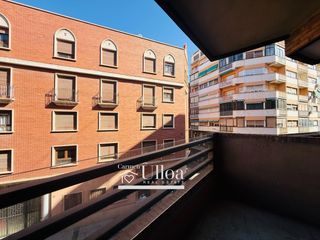 Lloguer Pis a Ensanche-Diputación. Piso amplio y bien comunicado en el centro de alicante