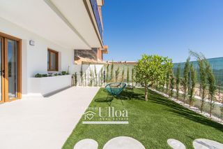 Casa a schiera in Pueblo-Ubanizaciones. Adosado en esquina, luminoso y con vistas despejadas