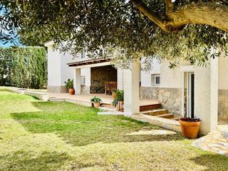 Chalet à Cabo de las Huertas. Magnífica residencia en exclusiva zona residencial del cabo de l