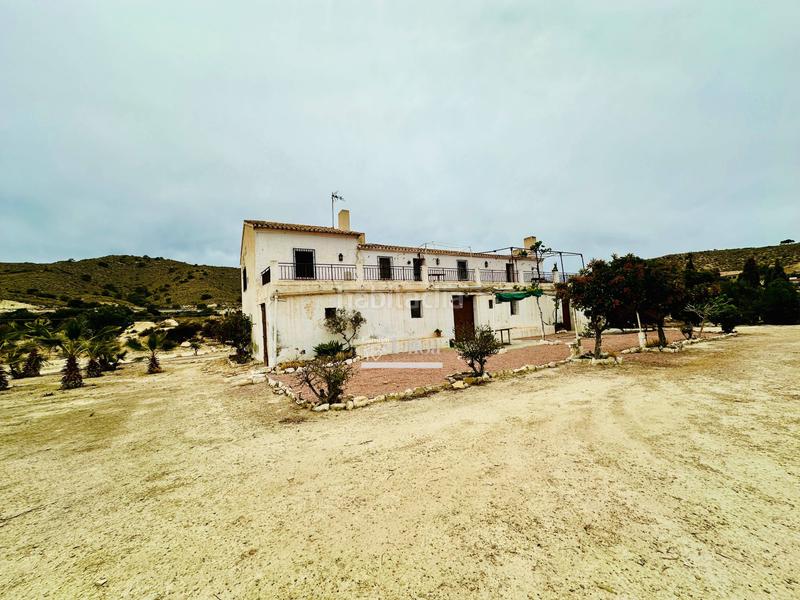 Foto c99eae21-dc33-4556-b643-697d7ec73def. Casa a Pueblo Acantilado-Lanuza Campello (el)