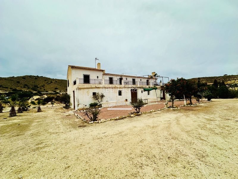 Foto d7b731c5-baa5-4610-9457-074cc1a7e8e7. Maison dans Pueblo Acantilado-Lanuza Campello (el)