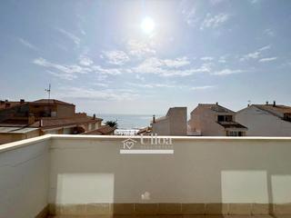 Dúplex  Avenida carrer del mar. Luminoso ático duplex con vistas al mar y licencia turística en