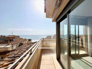 Dúplex  Avenida carrer del mar. Luminoso ático duplex con vistas al mar y licencia turística en