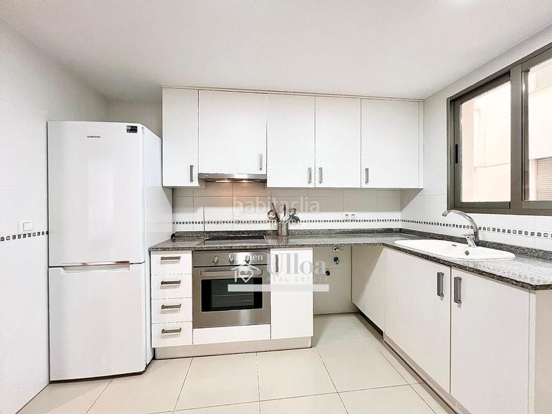 Foto ff2220c7-fe6f-4e3d-b1c1-1d340a7b3031. Appartement avec piscine dans Campello Playa Campello (el)