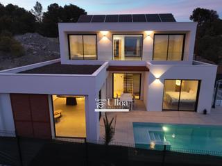Chalet en Escandinavia-Cautivador. Exclusiva villa independiente en alfaz del pí