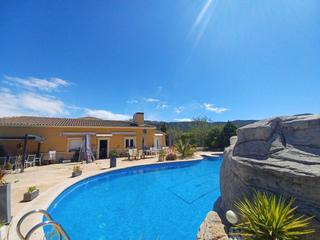 Chalet à Monòver. Hermosa villa independiente en pinoso