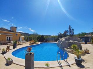 Xalet a Monòver. Hermosa villa independiente en pinoso
