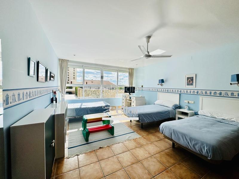 Foto 681d2868-cce0-4d07-9a9c-624d65e8a880. Chalet gran chalet independiente en cabo huertas en Alicante