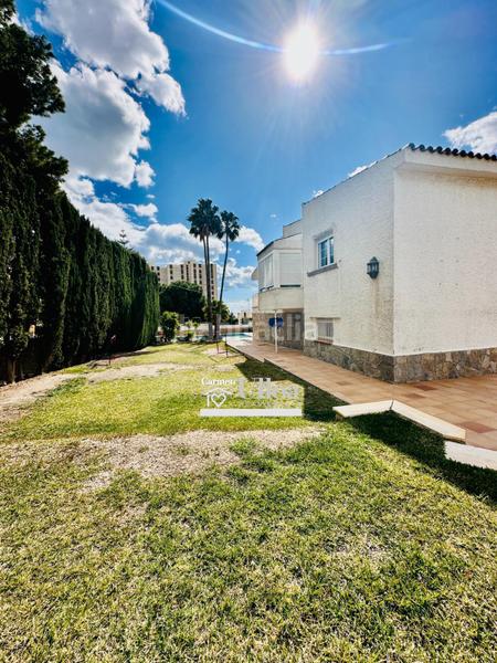 Foto ffb70d46-a49d-4c12-9620-af1606f8d0c1. Chalet gran chalet independiente en cabo huertas en Alicante