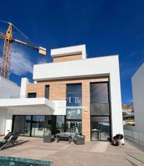 Chalet in Balcón de Finestrat-Terra Marina. Exclusiva villa en finestra zona campana garden
