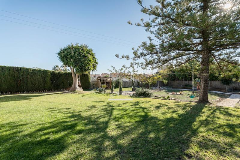 Foto 59951b6f-34b1-4d73-a8f8-7d0b647140a8. Chalet amplio chalet reformado en el campello en Campello Pueblo Campello (el)