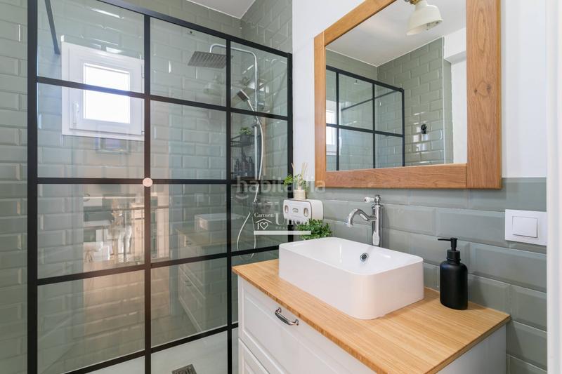 Foto 9c5fed76-dee9-4afb-ae23-0f4a4dd41bf4. Chalet amplio chalet reformado en el campello en Campello Pueblo Campello (el)