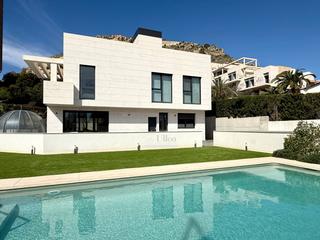 Maison  Avenida albufereta. Villa independiente en albufereta con vistas al mar