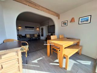 Apartament a Montañar-El Arenal. Apartamento esquinero totalmente renovado y luminoso en el coraz