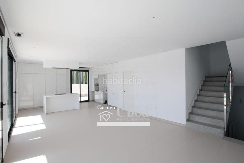 Foto e6fd1d2c-b44d-46cf-81a5-7d515e05fff2. Chalet en calle santa maria 5 villa a estrenar en Playa Muchavista en Campello (el)