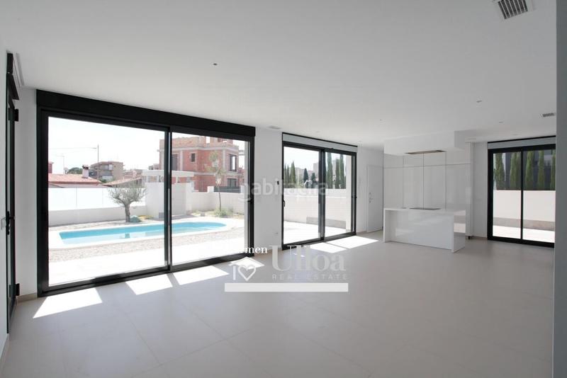 Foto f8ebd4c1-ef54-4bf5-8978-767928ea925f. Chalet en calle santa maria 5 villa a estrenar en Playa Muchavista en Campello (el)