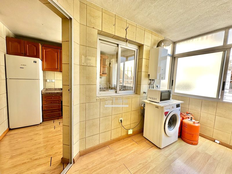 Foto 223c6a51-cc58-45b3-88c1-a6debc49c173. Pis a Barrio del Centro Alicante