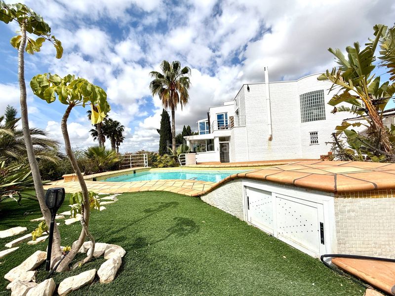Foto 7a468aaa-8122-4b16-8e3a-77a5ae08b535. Xalet amb aparcament piscina a Jubalcoi Elche / Elx
