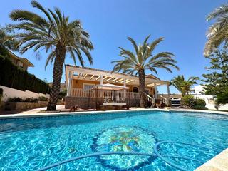 Xalet a La Huerta. Chalet de ensueño con gran jardin y piscina  en la huerta  mutxa