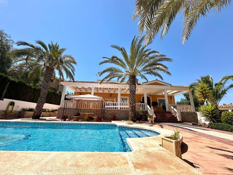 Foto cfdaadcf-cabf-4b38-8a3d-c154b1482995. Chalet con riscaldamento parcheggio piscina in La Huerta Mutxamel