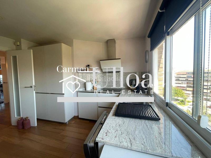 Foto 41ba46dd-8b0b-4cf9-8405-579a82d174f8. Piso exclusiva vivienda reformada frente al mar en primera línea en Alicante